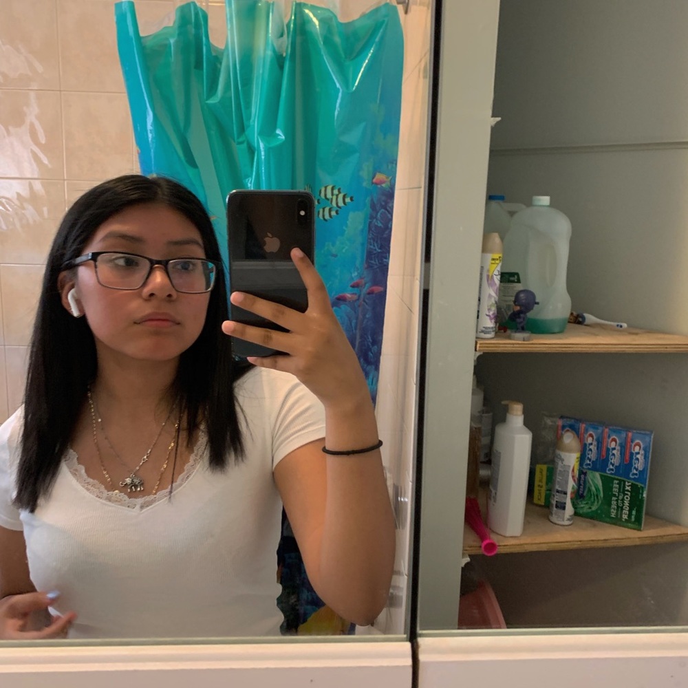Meet your Posher, Yessica